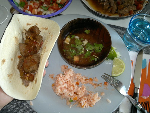 Birria de reno, consomé, pico de gallo & arroz a la mexicana