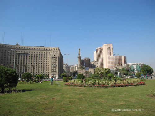 peaceful tahrir square