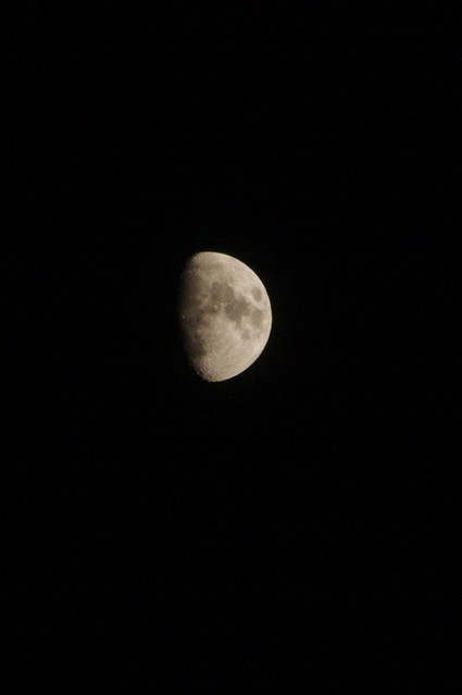 Moon.CR2
