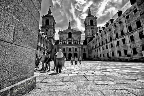 Patio del monasterio del Escorial!! QDD en Madrid Grupo.