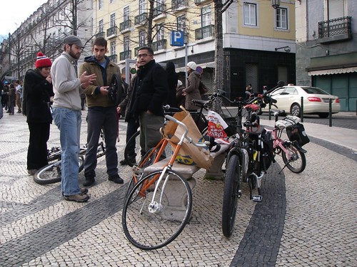 Cicloficina no Largo de Camões