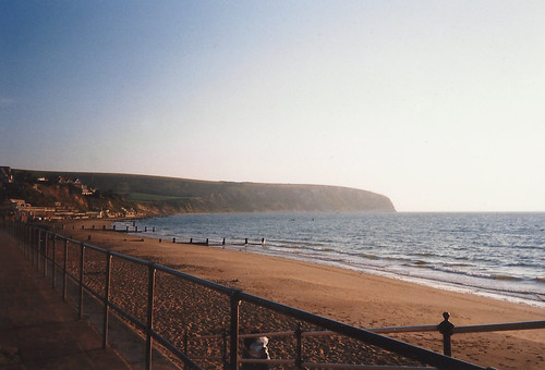 Deserted Swanage Bay at 6 am - Copyright R.Weal 1998