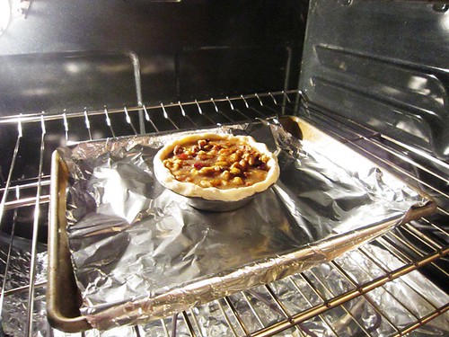 Nut pie in the oven