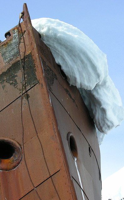 ANTARCTICA2010-127 Foyn Barbour -Wreck of the whaling factory ship Governoren 南极 Foyn湾 挪威捕鲸船残骸