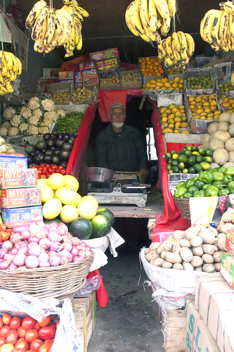 Fruits shop in Sonamarg village
