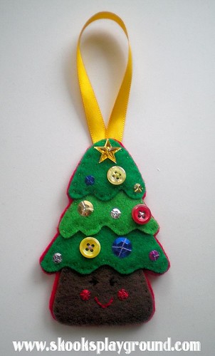 Christmas Tree Ornament 2010 - for Kee-ku