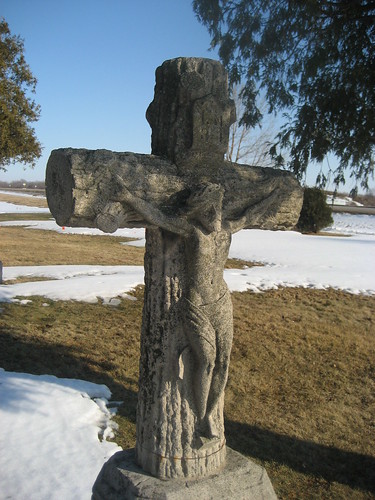 Woodmen-style cross