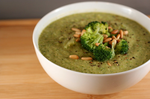 Creamy Broccoli Soup (Vegan)