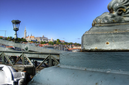 Chain bridge and Matias church. Budapest. Puente de las Cadenas e iglesia de Matías