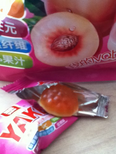 2011-01-04 - Snack - 06 - Sachet of peach Yake candy