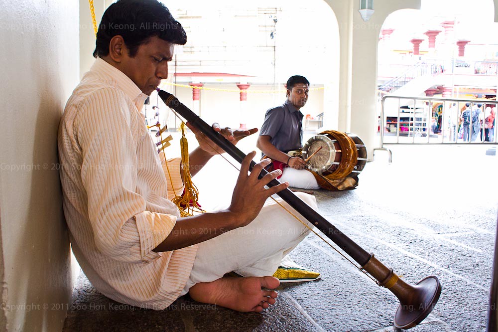 Musician @ Sri Mariamman Temple, Singapore