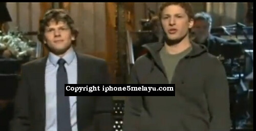 Mark-Zuckerberg-meets-Jesse-Eisenberg-on-SNL1-500x256