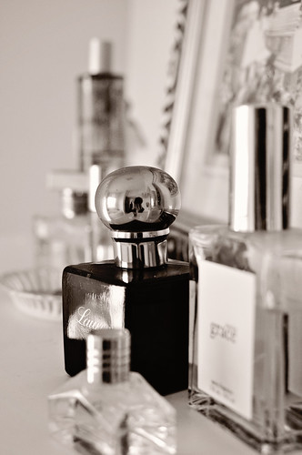 perfume-019 bw blush