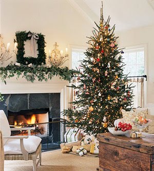 Fireplaces-decorated-for-Christmas1