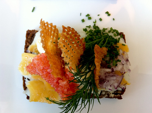 Smoked fish, roe, shallots, chives and crisps on rye