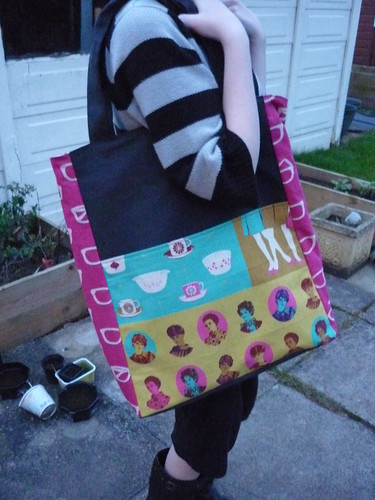 Side 1 of the Reversible Everyday Shopper