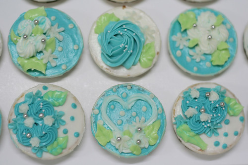 cupcakes-syafa-hantaran-rose-biru-4