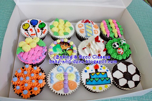 Batch 22 January 2011: Combo A - Basic Buttercream Cake & Cupcakes