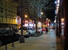 7th St NW near the Verizon Center (by: Mr. T in DC, creative commons license)