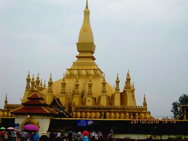 Pha That Luang Temple