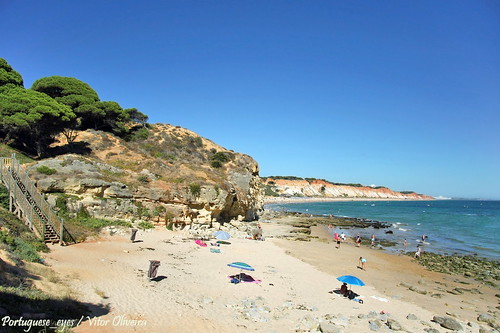 Litoral entre a Praia do Barranco das Belharucas e a Praia dos Olhos d'Água - Portugal
