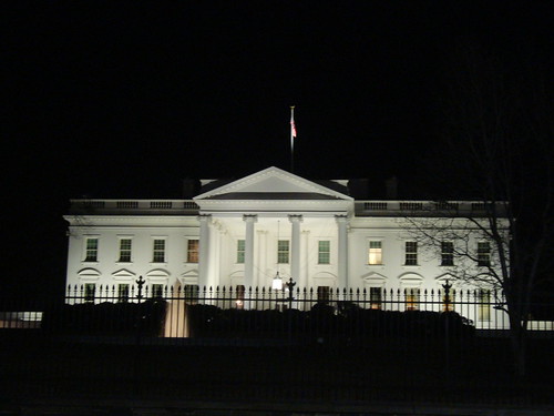 夜色下的白宫