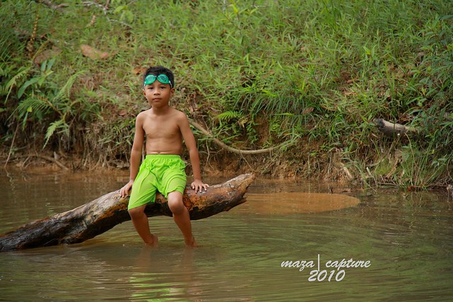 Swiming in Sungai Temigol