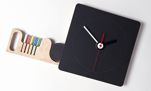  Tabla wall clock              Tasarımcı : Enrico Azzimonti
