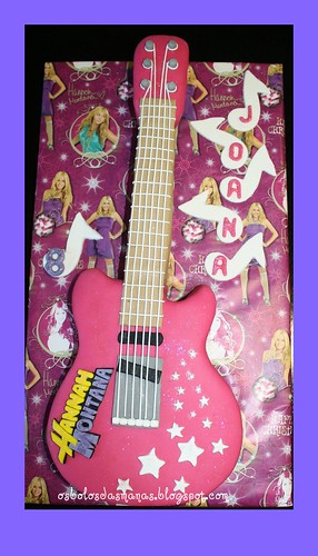 Bolo Guitarra Hannah Montana logotipo 6 by Osbolosdasmanas