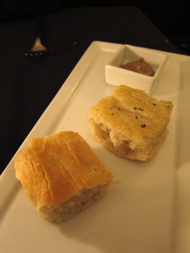 bread with balsamic spread