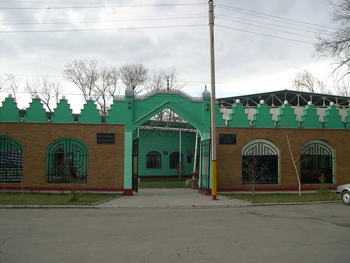 Karakhan-adjacent madrassa ©  upyernoz