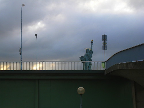 french statue of liberty paris. Paris Statue of Liberty