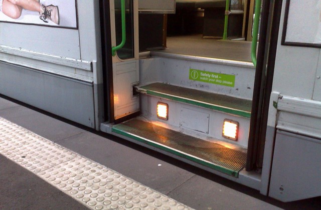 POTD: Accessible tram stops served by non-accessible trams