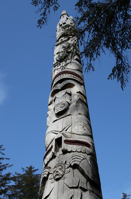 frontal totem pole, Chief Son-i-Hat Whale House, Kasaan, Alaska