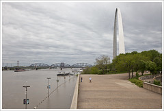 Mississippi River and Arch 2011-05-01