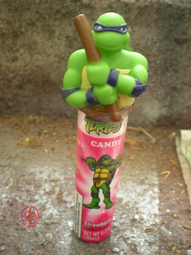 Koko's Confectionery & Novelty :: 'Teenage Mutant Ninja Turtles' CANDY SPRY // Donatello - Strawberry i (( 2009 ))