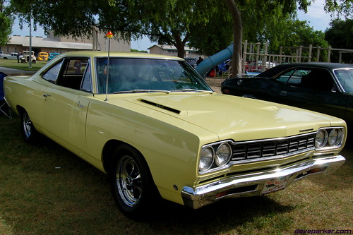 This was a sweet Roadrunner 383 4Speed Bench seater droool'68 