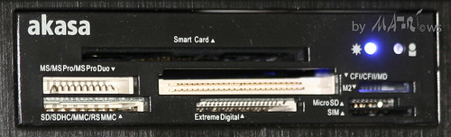 Close view of the akasa card reader.