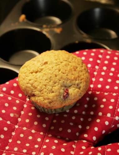 raspberry-coconut muffins