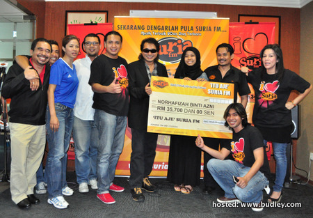Nurhafizah bersama Team Suria FM