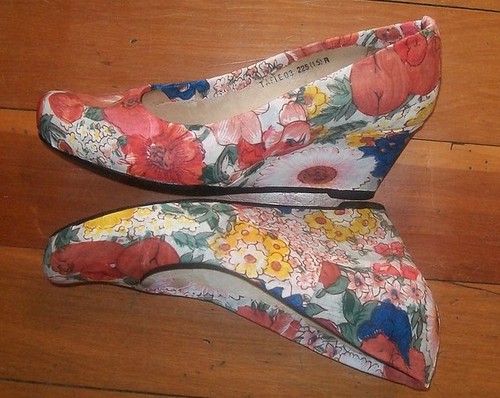 Floral wedges side view