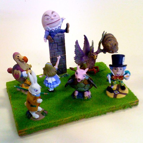 Alice in Wonderland figurines from Kaiyodo