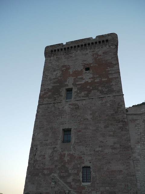 Marseille (Bouches du Rhône): quai Nord du Vieux Port, la tour St Jean