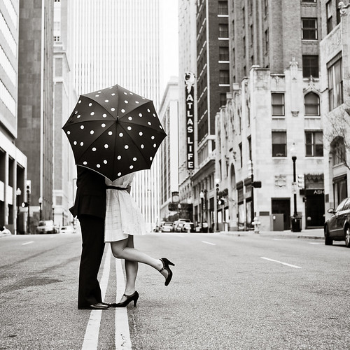 umbrella kiss