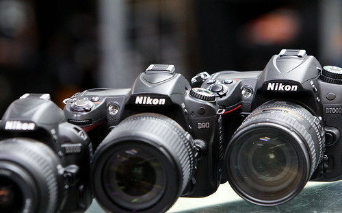 review compare Nikon D5100 vs D3100 vs D7000 vs D90 side by side