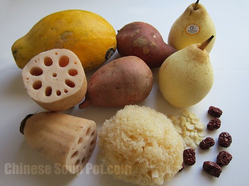 [Photo-Ingredients for Snow Fungus Papaya Pear and Sweet Potato Soup]