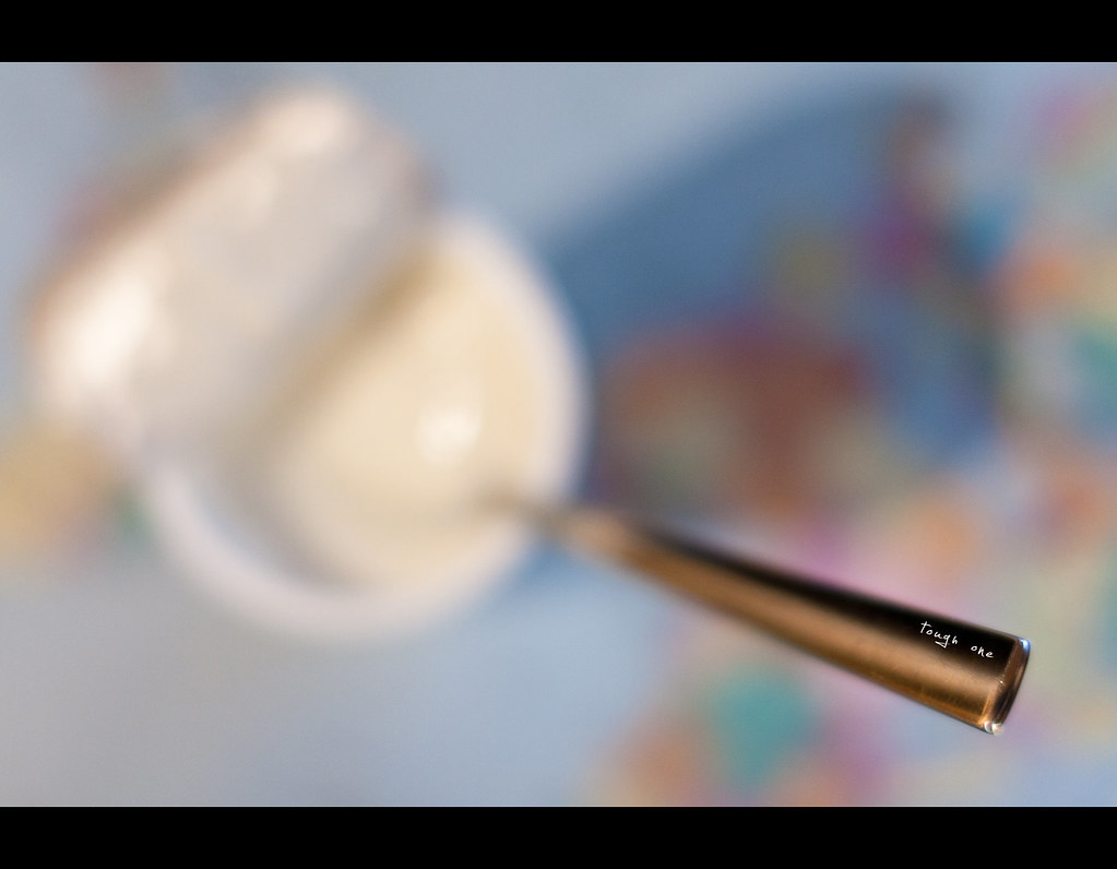 Project 365, 301/365, Day 301, Bokeh, yoghurt, spoon, bokeh, on top of the world, tough one, Sigma 50mm F1.4 EX DG HSM, 50 mm, 50mm