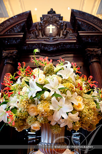 ica-wedding-boston-ma-waterfront-details- harvard memoridal church alter and flowers
