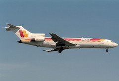 Iberia B727-256 EC-CFG BCN 18/08/1993