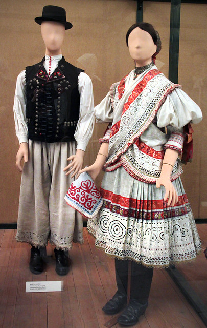 Couple from Martos, Komárom county, early 20th century